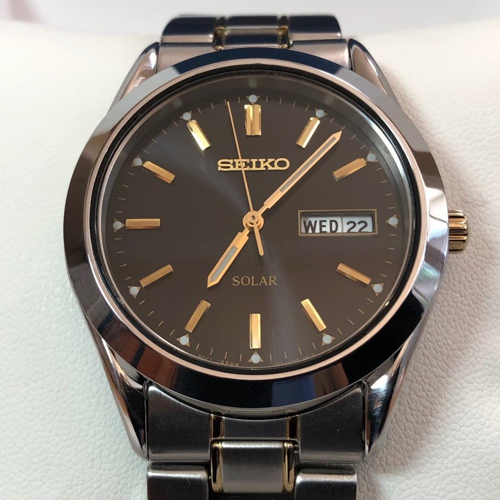 Seiko Solar Men's Watch with Full Bracelet SNE047
